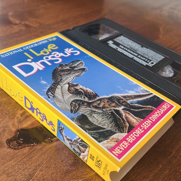National Geographic Kids I Love Dinosaurs - VHS Movie - hard to find - Picture 3 of 6